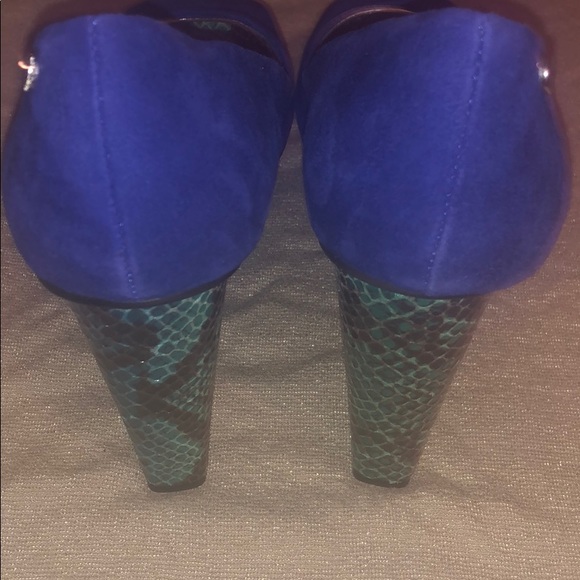 Calvin Klein Platform Heels - Picture 4 of 6